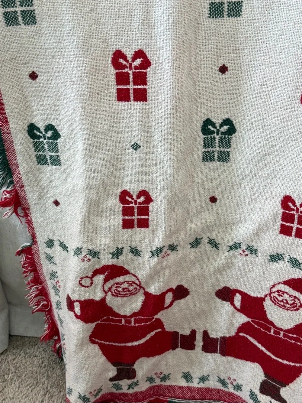 Vintage Santa Tapestry Blanket - Red & Green Holiday Throw
